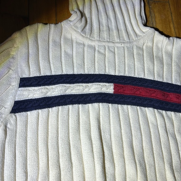 Vintage tommy hilfiger big logo with cableknit detail sweater - Picture 2 of 5